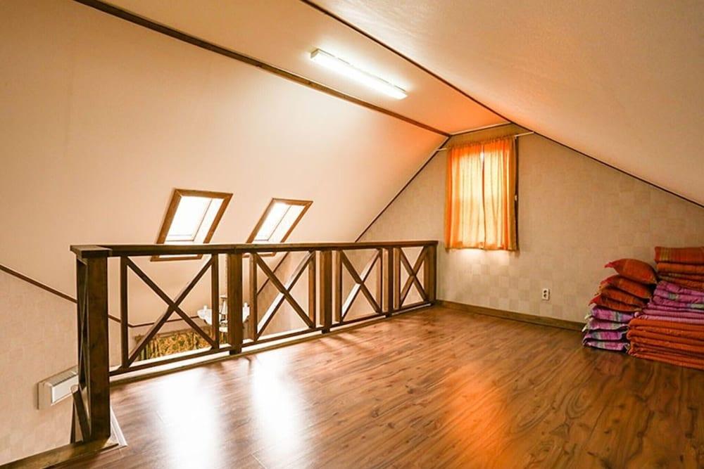 Danyang Sainam Landscape Pension