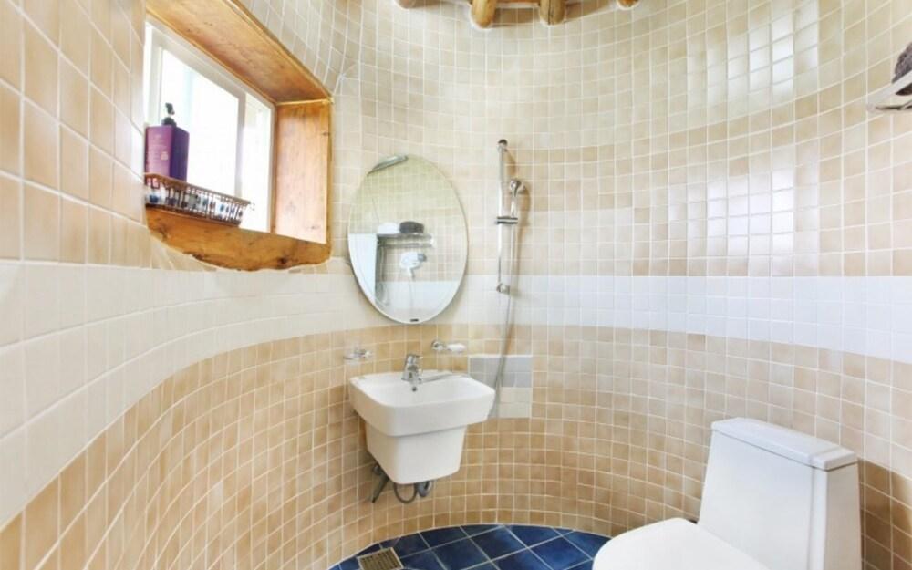 Gwanghwado Toads Clayhouse Pension