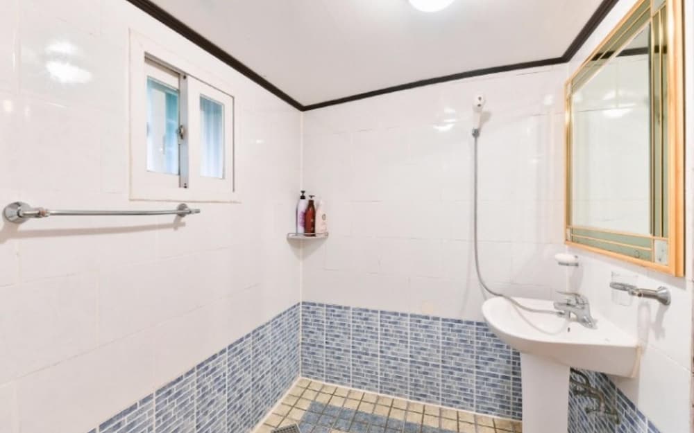 Taean Sheruvil Pension