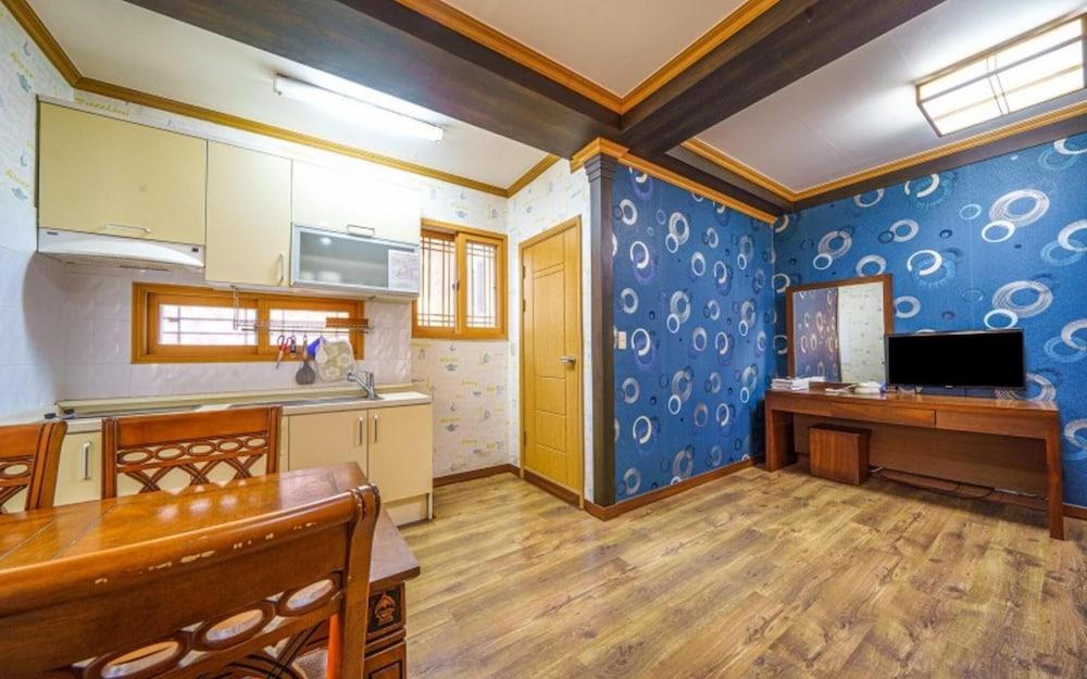 Hamyang Jiri Resort Bed and Breakfast