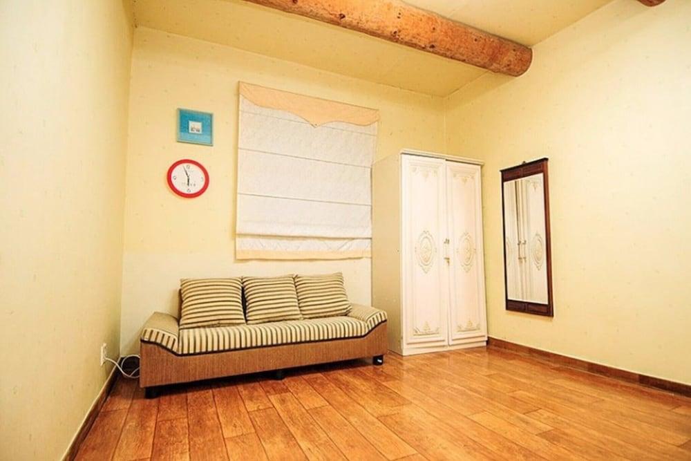 Pocheon White House Pension