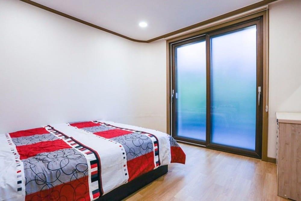 Hadong Sopungbang Pension