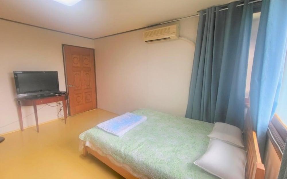 Damyang Chinguwa Doldamgil Pension