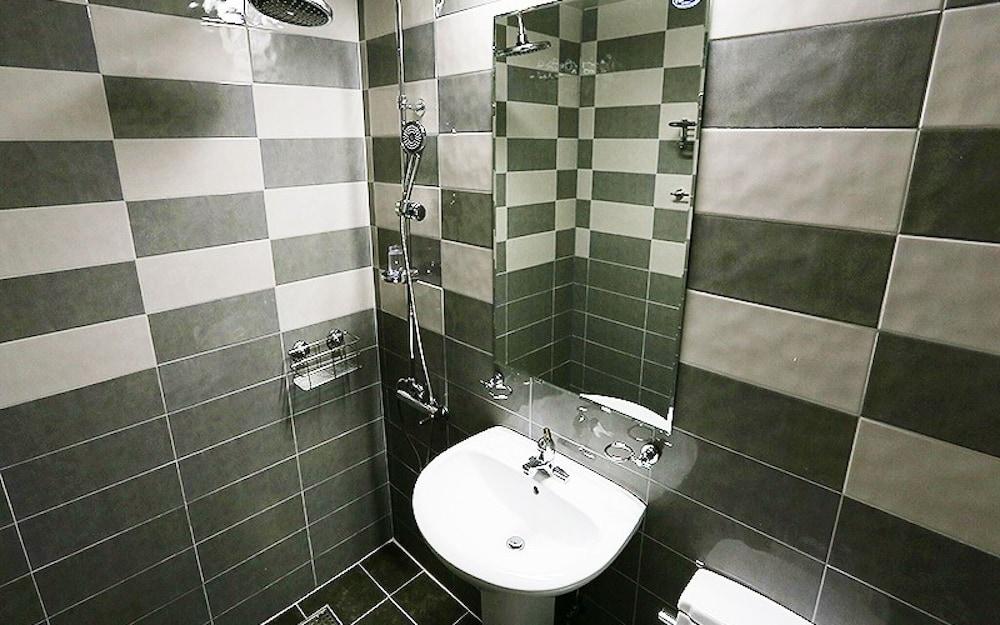 Tongyeong Cobalt Blue Pension