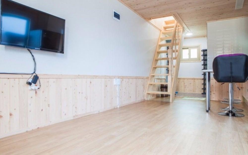 Namhae Sangju Cheonsanhae Pension