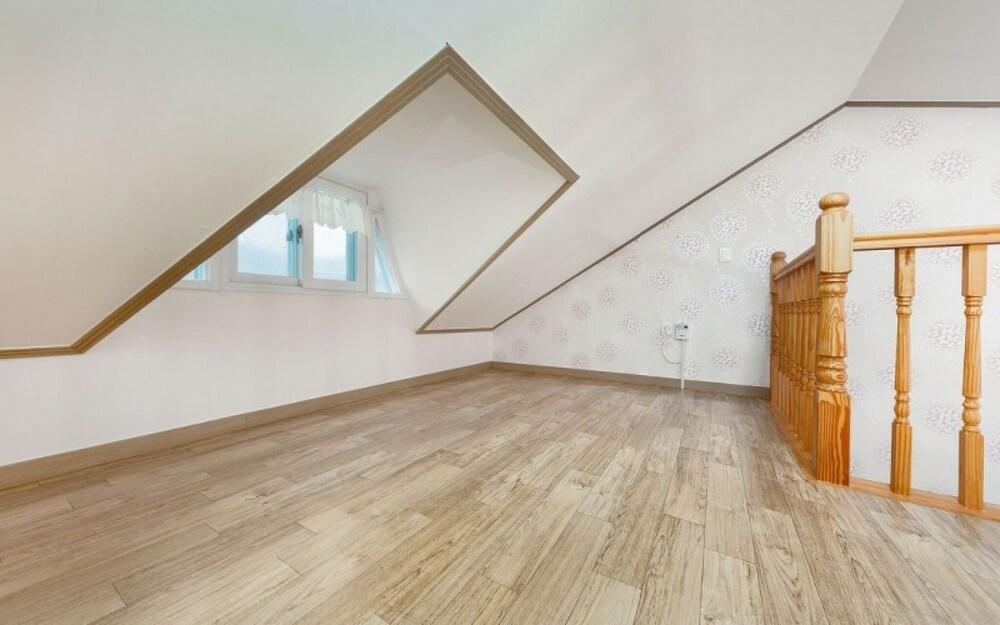 Yeongdeok Gaemitongkku Pension