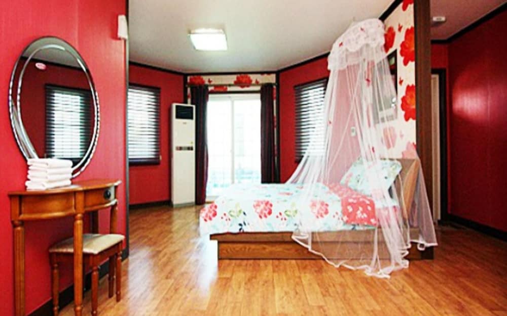 Taean Grand Blue Pension