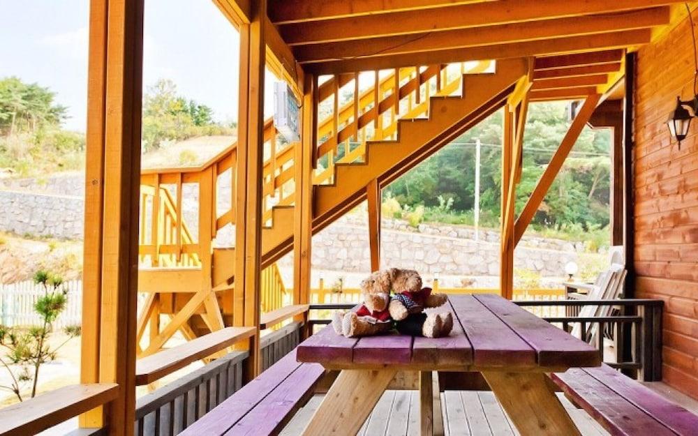 Gyeongju Roselia Pension