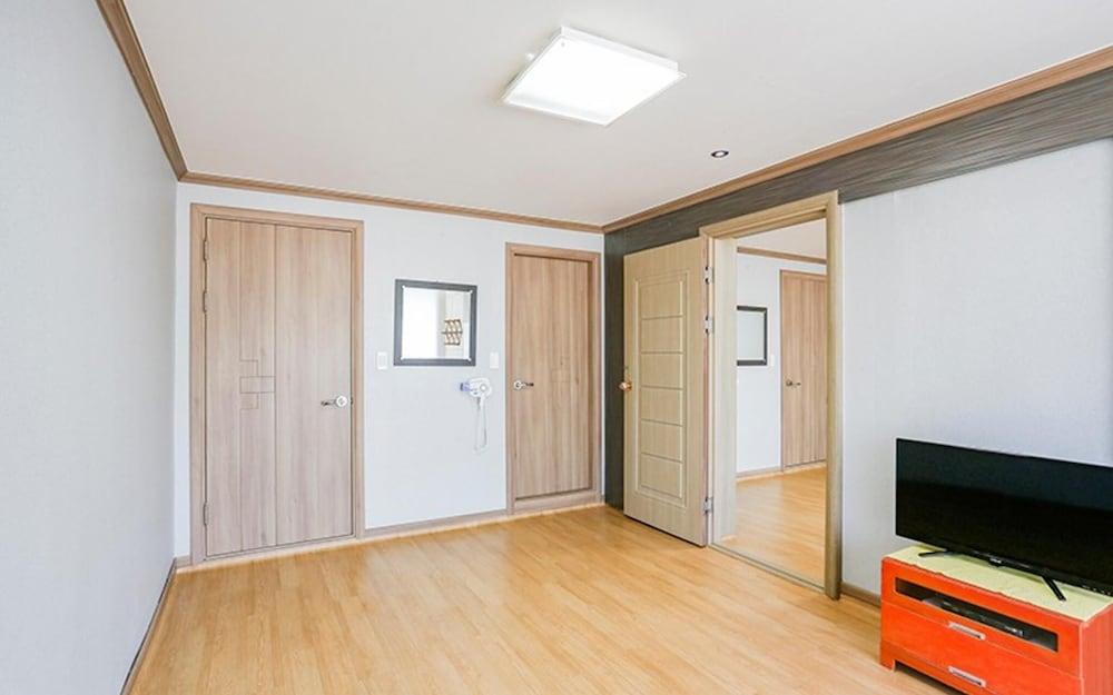 Taean Baegakgwan Pension