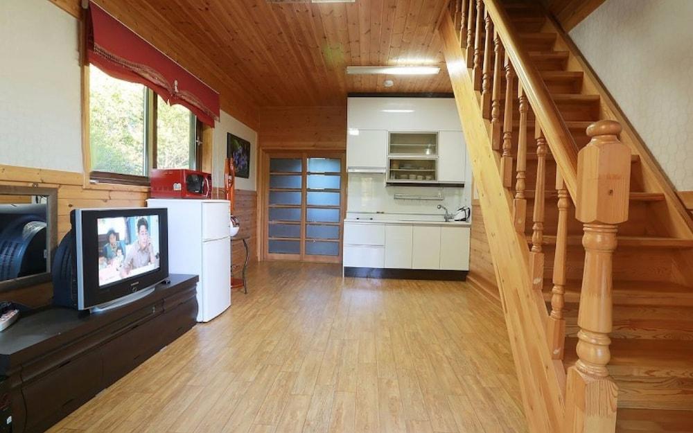 Yanggu Bauyasaenghwar Pension