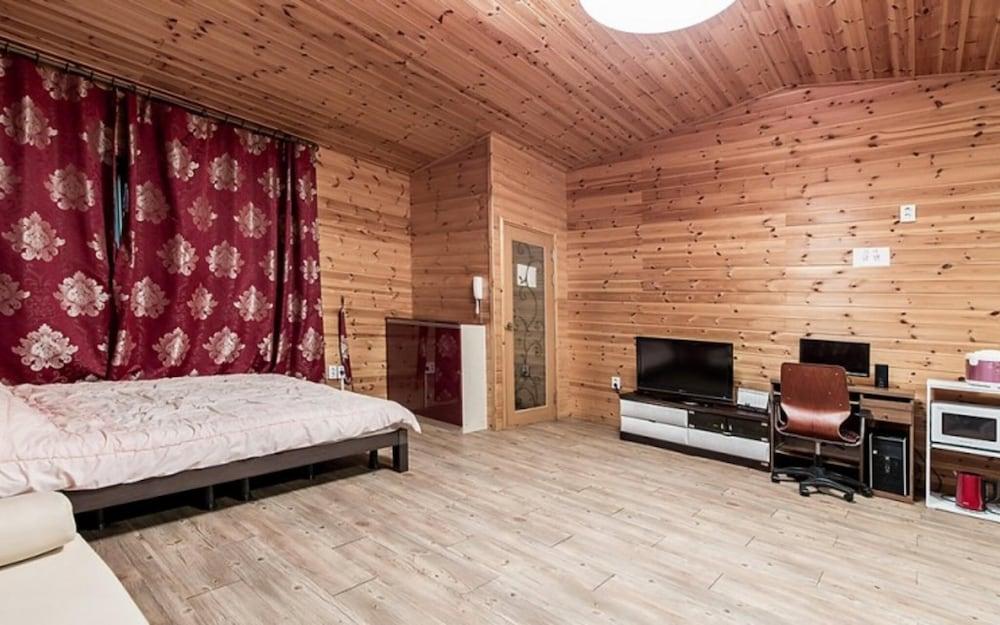 Yanggu Ajinejip Pension