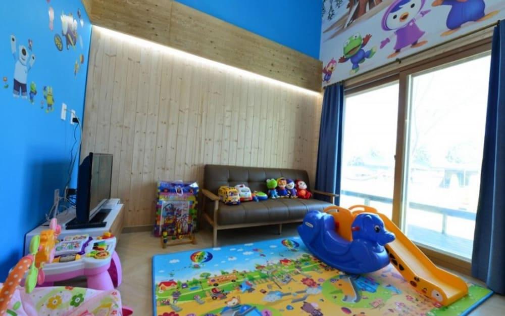 Yeoncheon Pool Kids Spa Pension