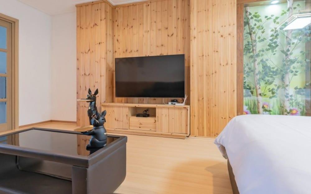 Taean Sunstone Pool Villa