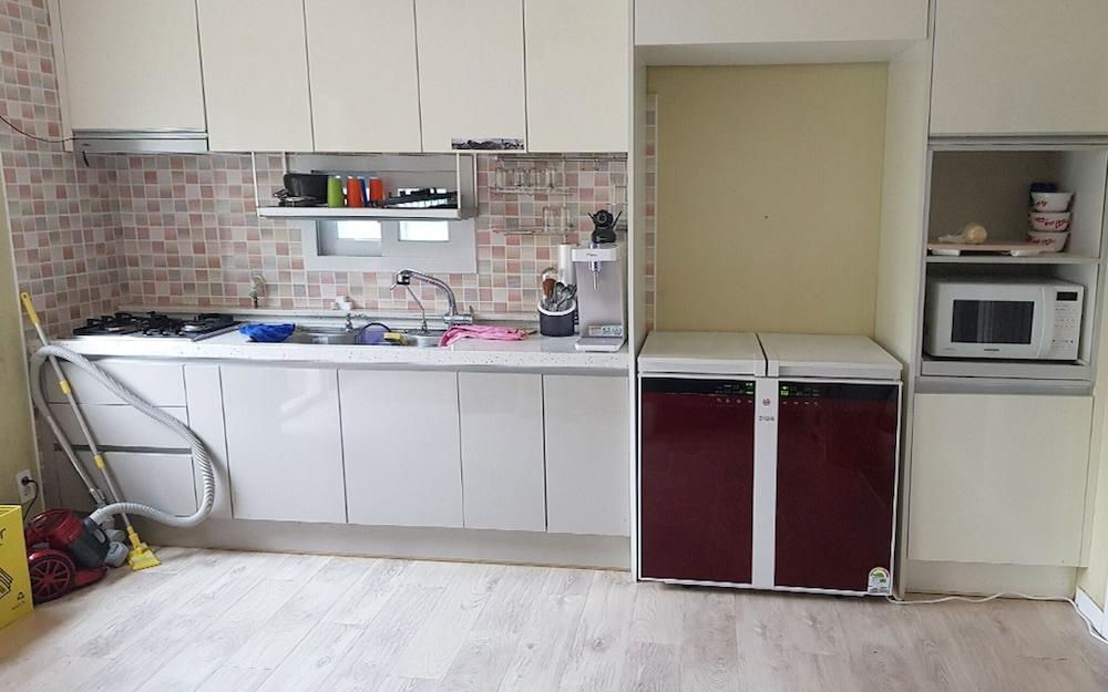 Jeju Sup Guest House