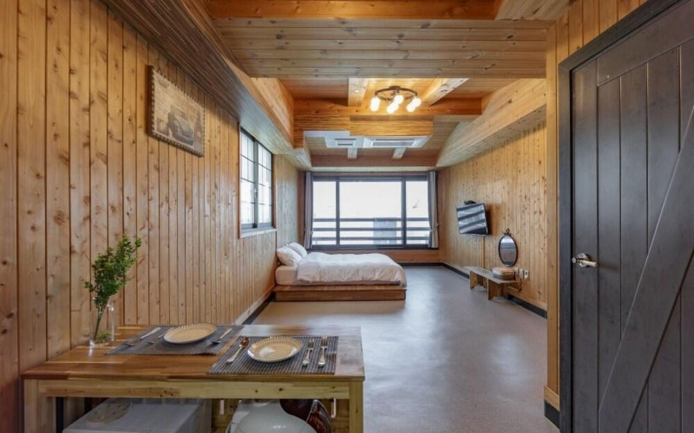 Tongyeong One Night Two Days Pension