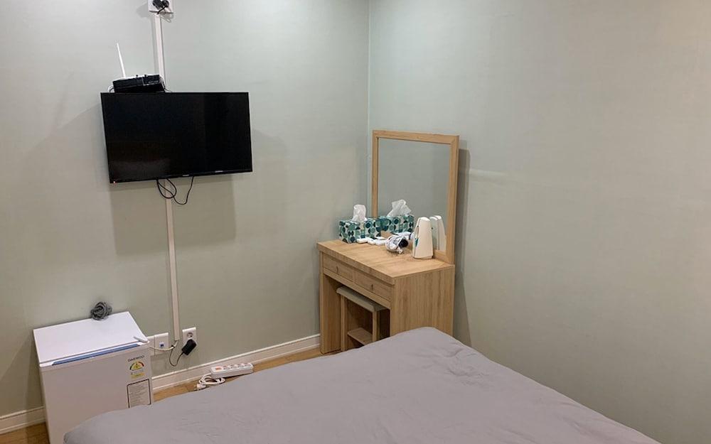 Yeosu Nangman Guest House