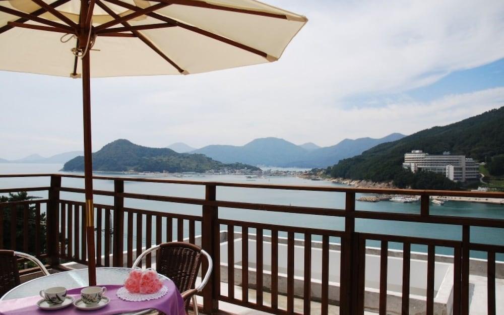 Geojedo Peace Pool Pension