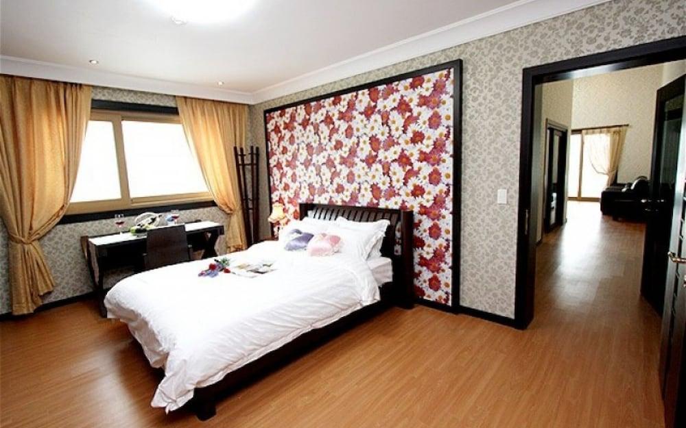 Taean Saeseom Resort Pension