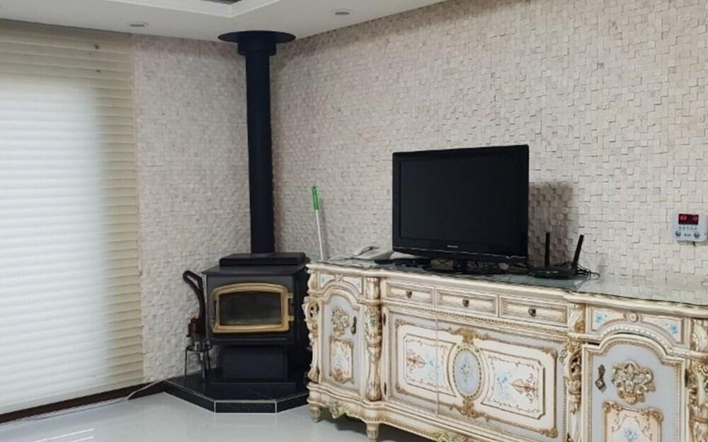 Hongcheon Bohemian Pension