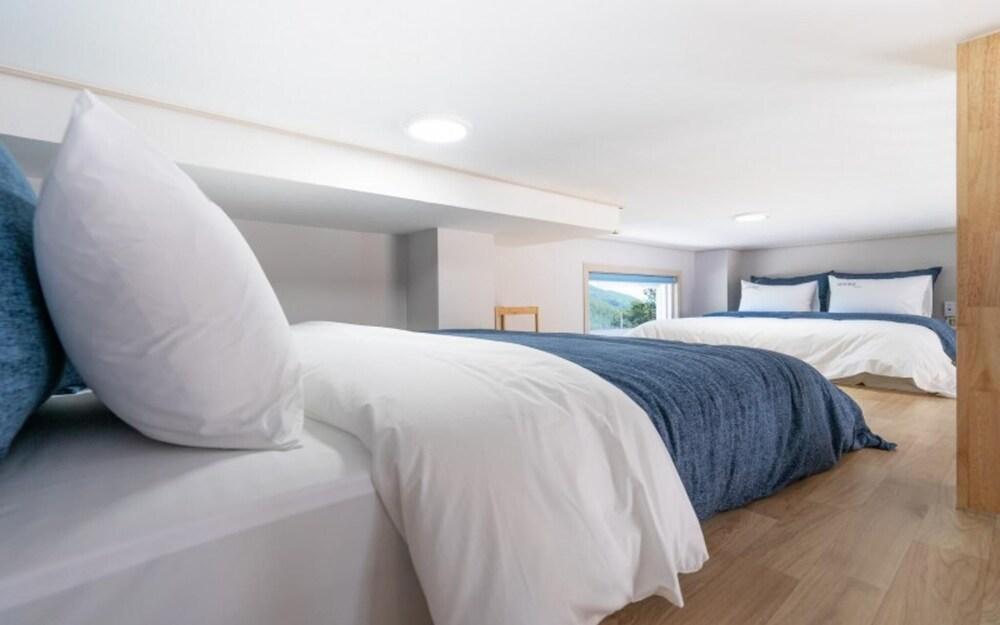 Yeosu Beach Castle Pension