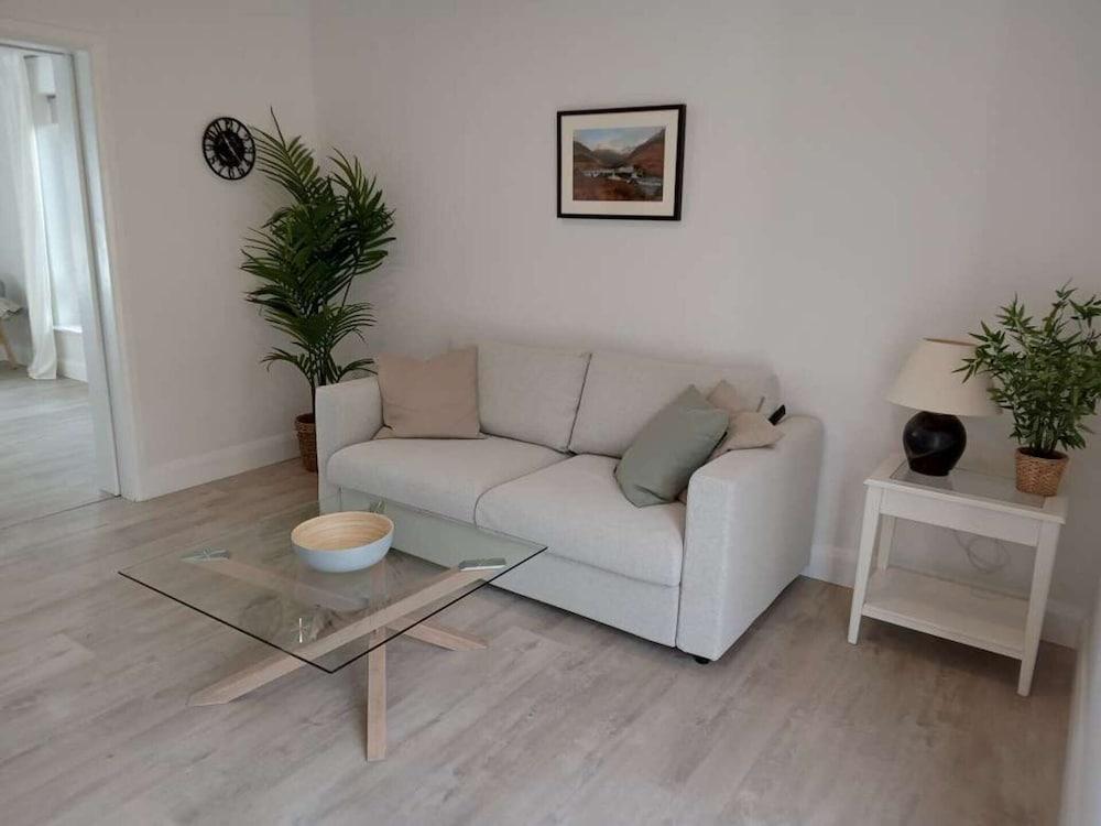 Coastal Apartment With sea Views