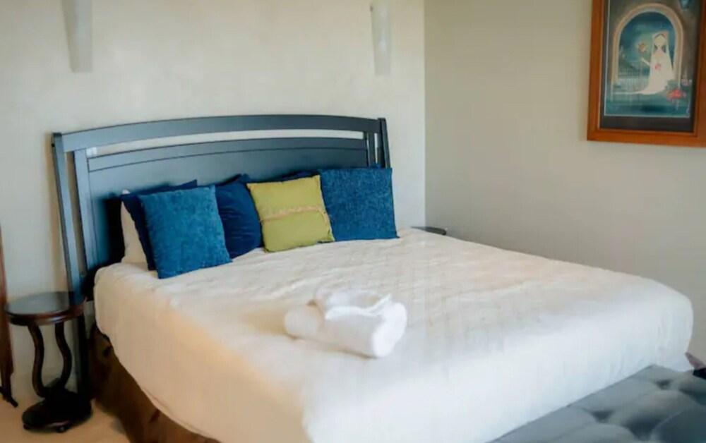 Beachside Getaway Suites