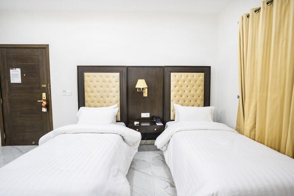 Hotel One MM Alam Road Lahore