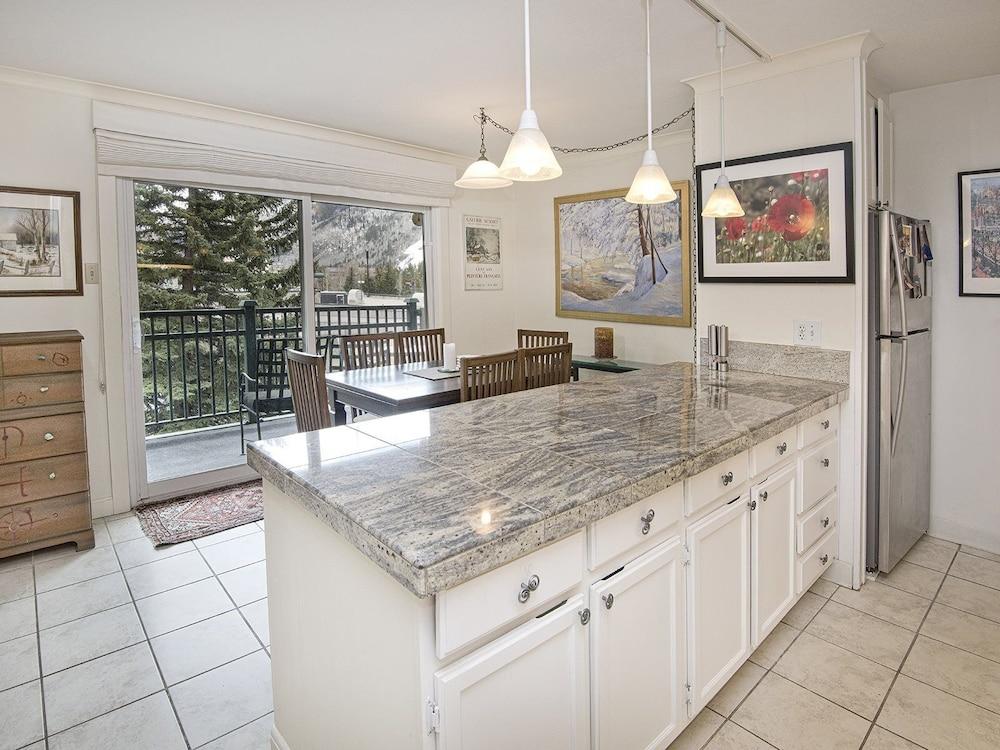 Vantage Point Condo 307