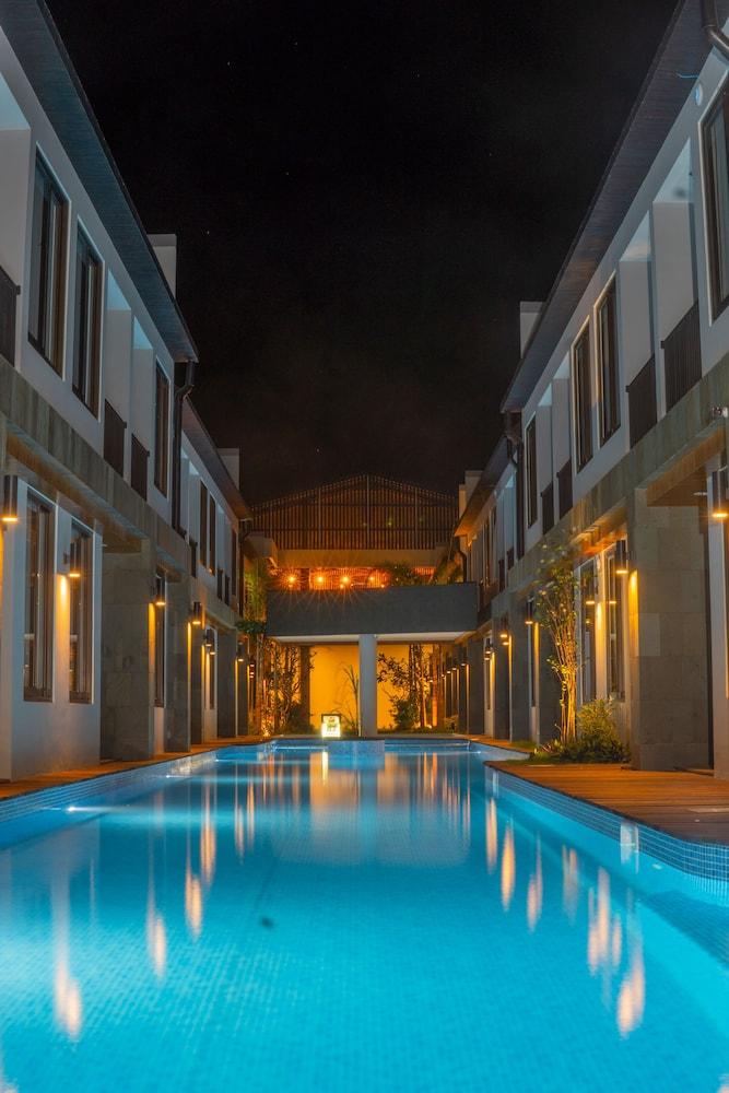 Royal Regantris Trawangan