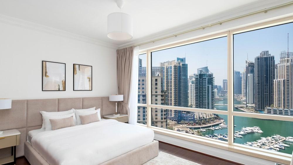 LUX - Ultimate Marina View Deluxe Suite