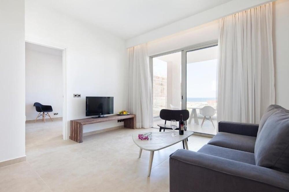 Gold Lagoon Kosher Hotel