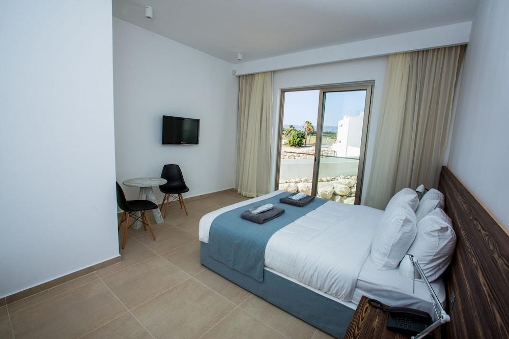 Gold Lagoon Kosher Hotel