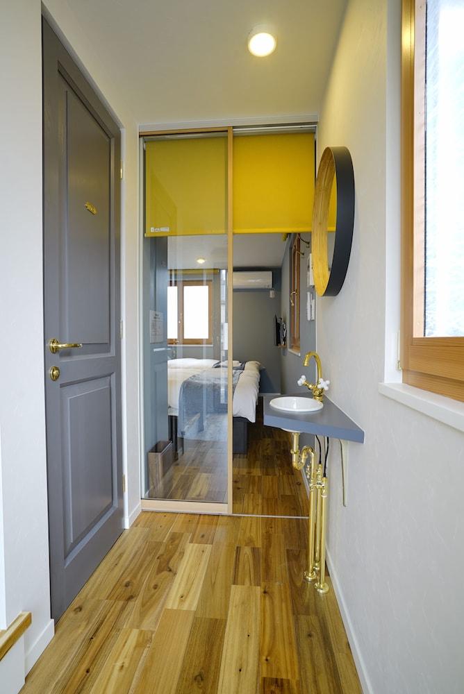 Tokyo villa riverside HIRAI