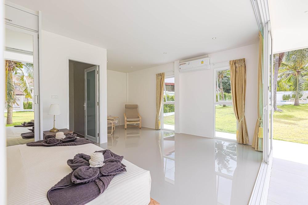 Amazing 6 Bedroom Pool Villa ED60