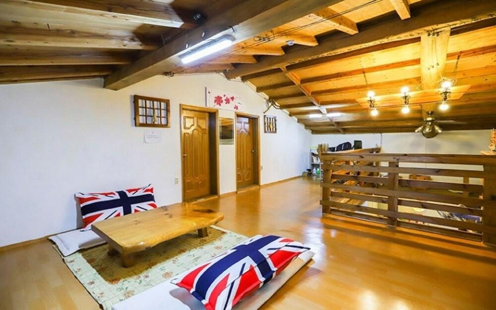 Hoengseong Sigollageune Pension