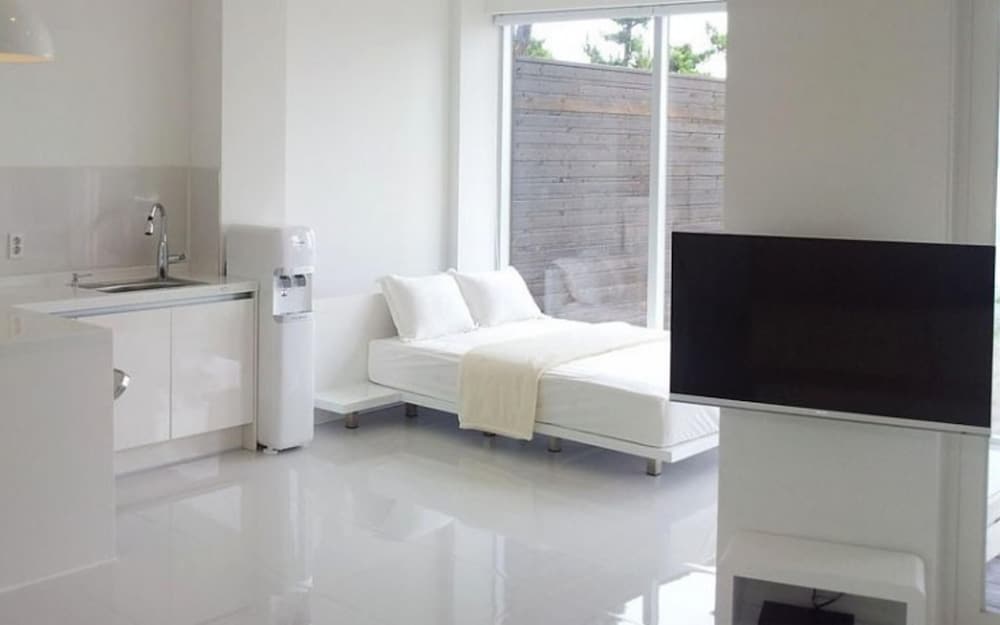 Pohang Nature Pool Villa Pension