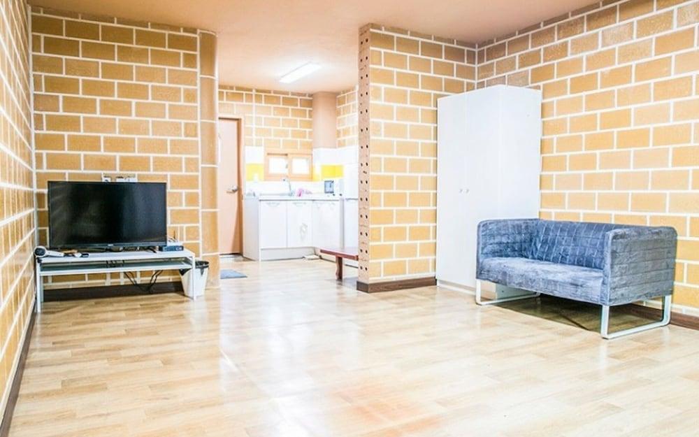 Taean Lunasol Pension