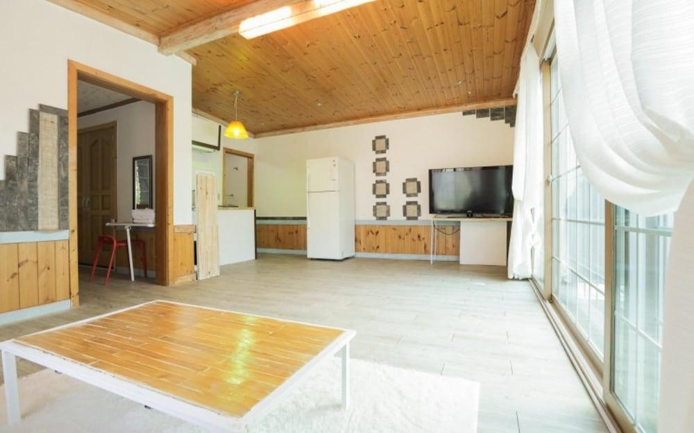 Pocheon Vincent House Pension