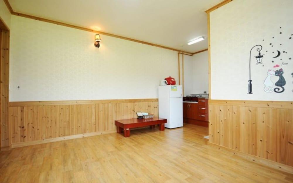 Damyang Clover Pension