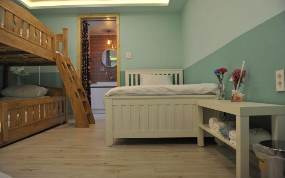 Sokcho White Station Pension