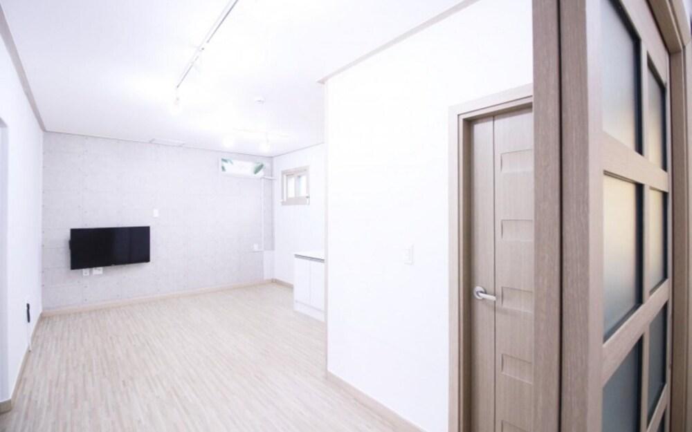 Taean Mongsanpo Tropea Pension