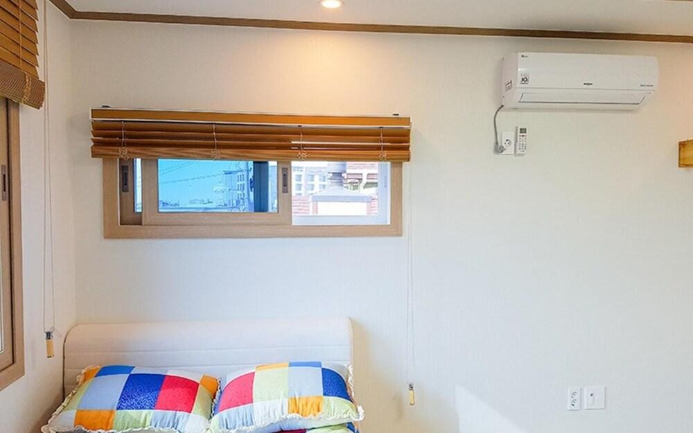 Seogwipo Daejeong Pension