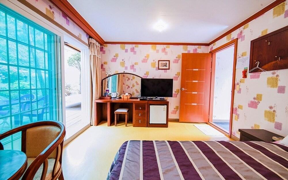 Taean Oak Vill Pension