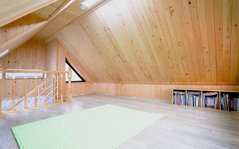 Jeju Baramui Eondeok Pension