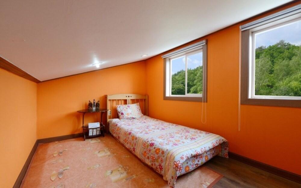 Hoengseong Music Pension