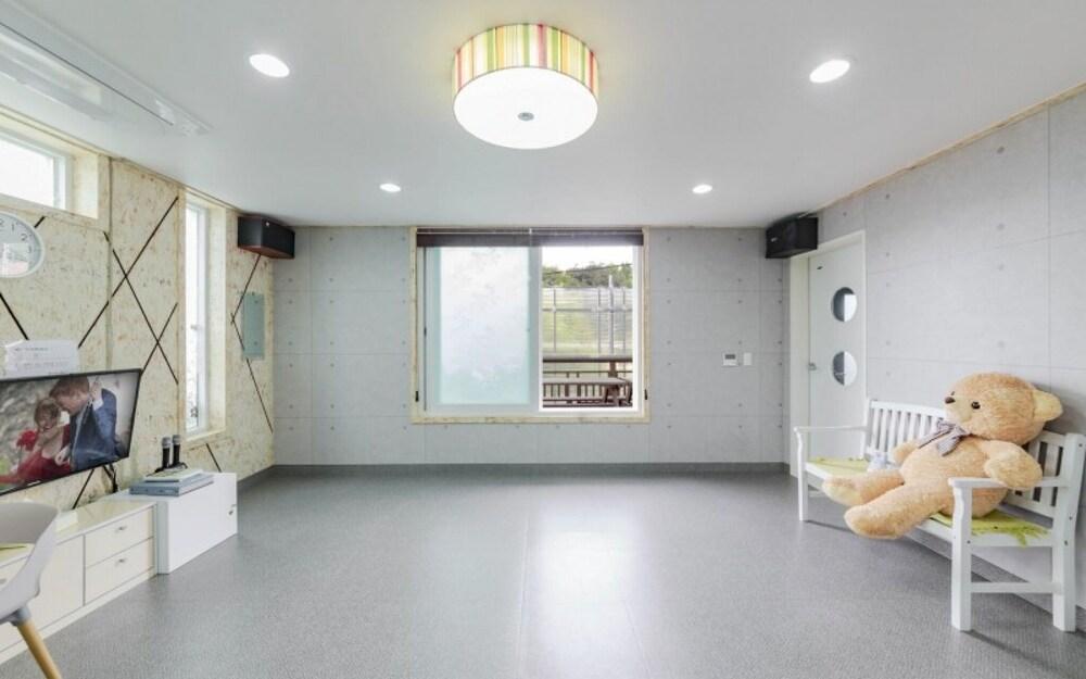 Sancheong Shwim Pension