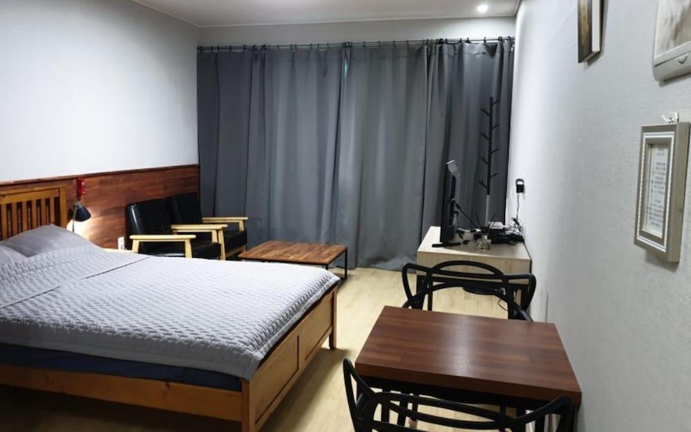 Goheung Gaeuruinun Pension