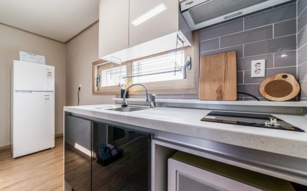 Jeju Gamsugul Pension