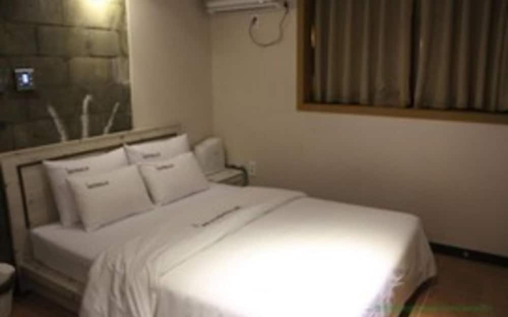 Namwon Sanriji Hotel Pension