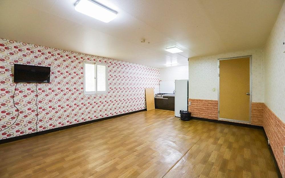 Namyangju Doldam Camp Pension